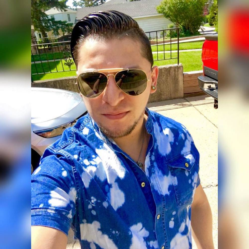 Meet your Posher, Genaro